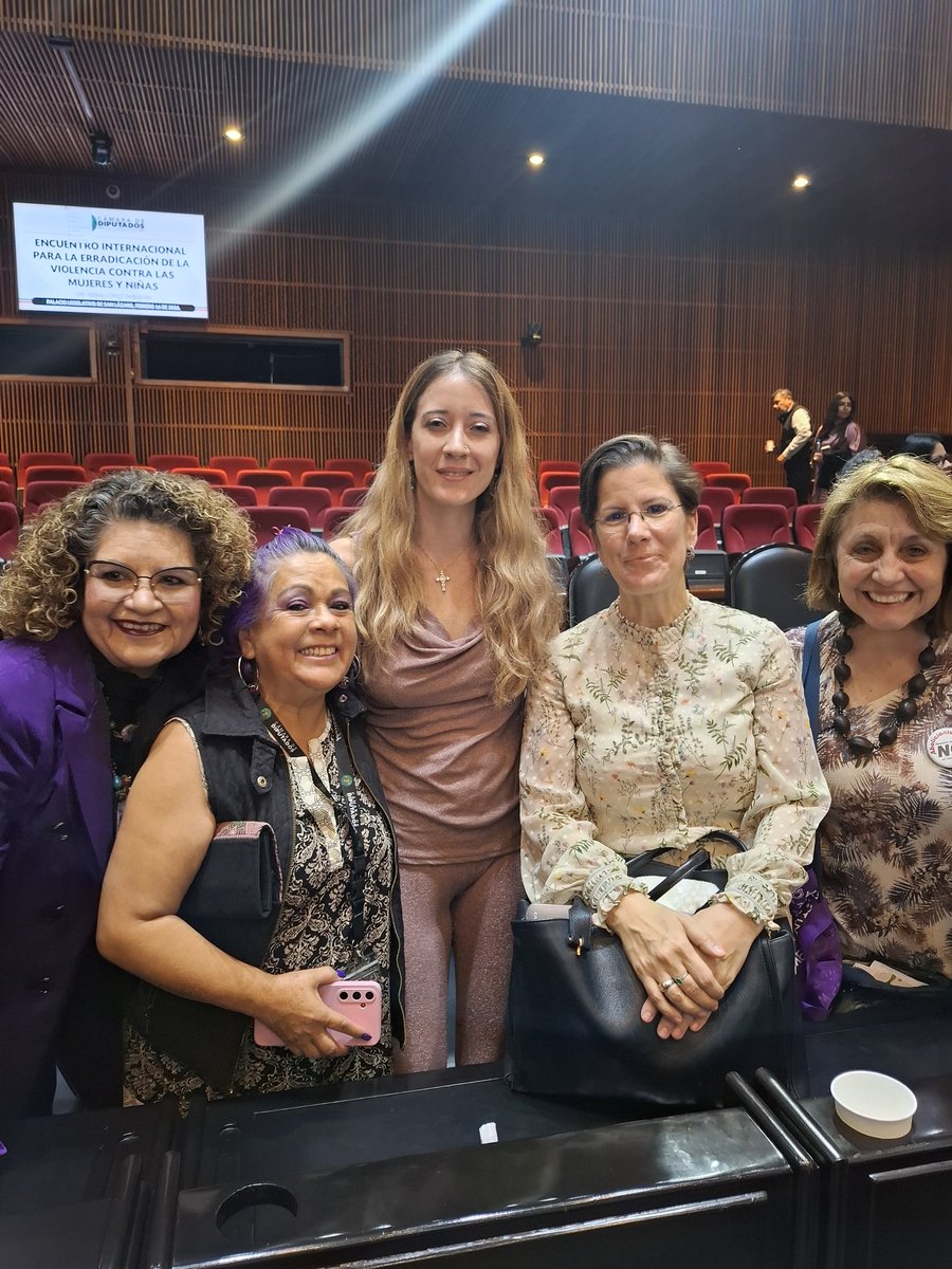 Madres Libertarias 💜🔥 tweet media