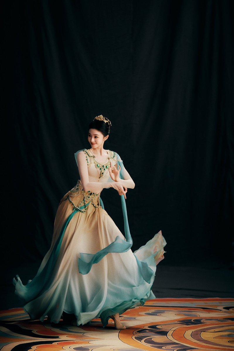 (2/3) #LiuHaocun #刘浩存