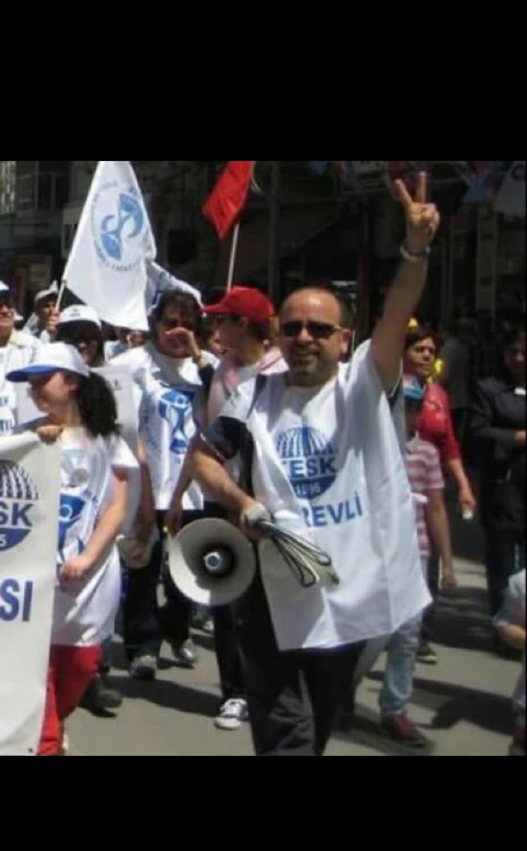 675 sayılı KHK ile haksız hukuksuz şekilde ihraç edilen ve İŞKUR'a başvuru yaptığı sırada kalp krizi geçirerek hayatını kaybeden Malatya Şube Eş Başkanımız Bülent Uçar’ın vefatının 9. Yılında 

Unutmadık Unutturmayacağız 

İhraç edenleri affetmiyoruz

KESK'li KHK'ler Onurumuzdur