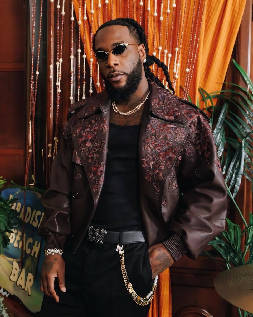 1JustPP's tweet image. Morning Outsiders! 🌅🦍  
   Burna out here collecting festivals &amp;amp; Porsches while we build the strongest fanbase on X.  
   If you up vibing to African Giant &amp;amp; we no mutual yet — drop 🦍  
   Follow back everyone who replies, no cap. Who’s locked in today? 🔥 #BurnaBoy
