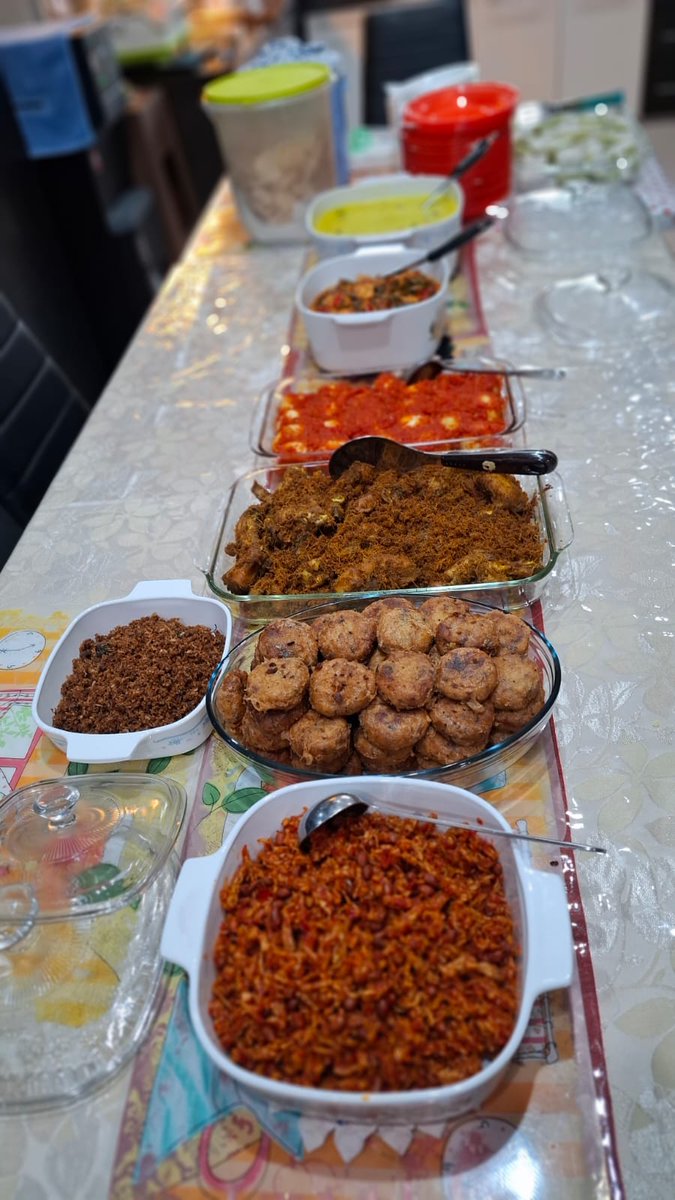 新年快樂，恭喜發財，萬事如意，心想事成，財源廣進，年年有餘，吉祥如意。

Menu still the same as last year 🤣