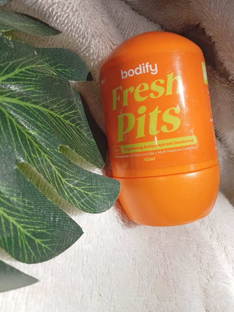 lilssst's tweet photo. Jujurly antiperspirant ini worth it parah,ngaruh bgt di aku nahan keringet berlebih & ngilangin bau acemm.
Aku suka Bodify varian fresh pits,slain wanginya seger, jg enak dipake gaada rasa lengket dan ga bikin gatel juga✨
@Bodify_id
#BodifyPITS #Bodify #Antiperspirant https://t.co/Ab9Wwv5Qpt