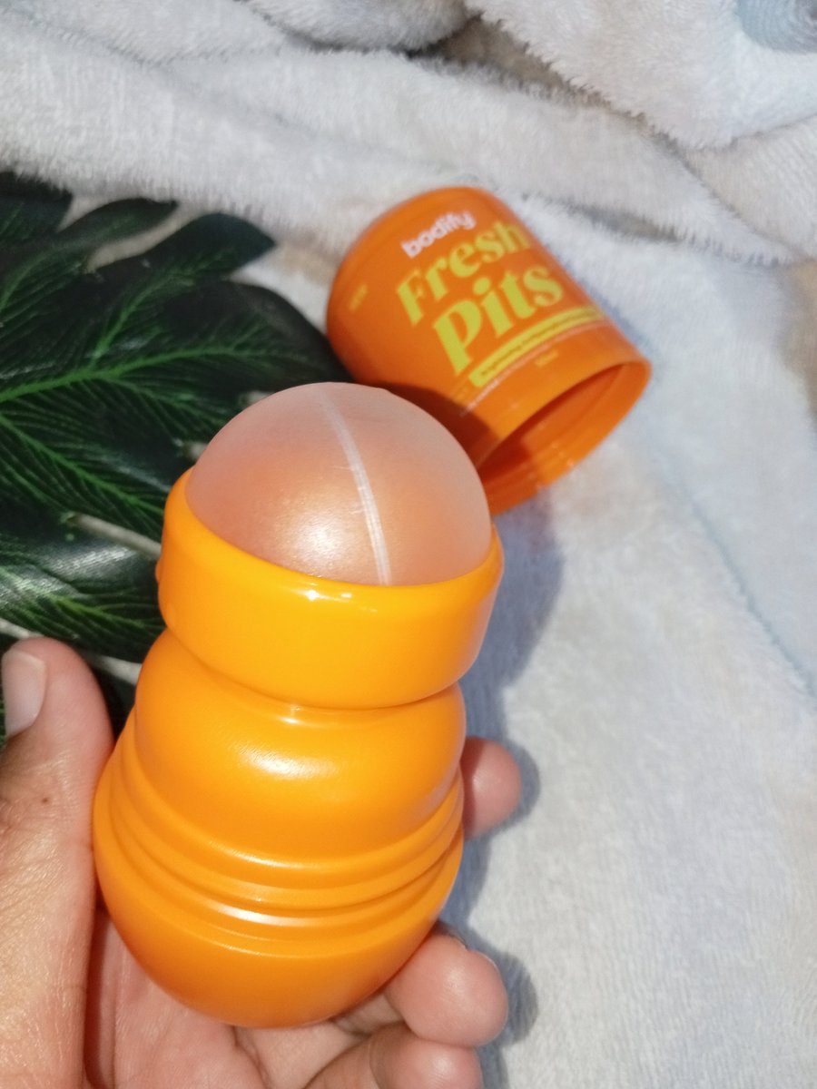lilssst's tweet photo. Jujurly antiperspirant ini worth it parah,ngaruh bgt di aku nahan keringet berlebih & ngilangin bau acemm.
Aku suka Bodify varian fresh pits,slain wanginya seger, jg enak dipake gaada rasa lengket dan ga bikin gatel juga✨
@Bodify_id
#BodifyPITS #Bodify #Antiperspirant https://t.co/Ab9Wwv5Qpt