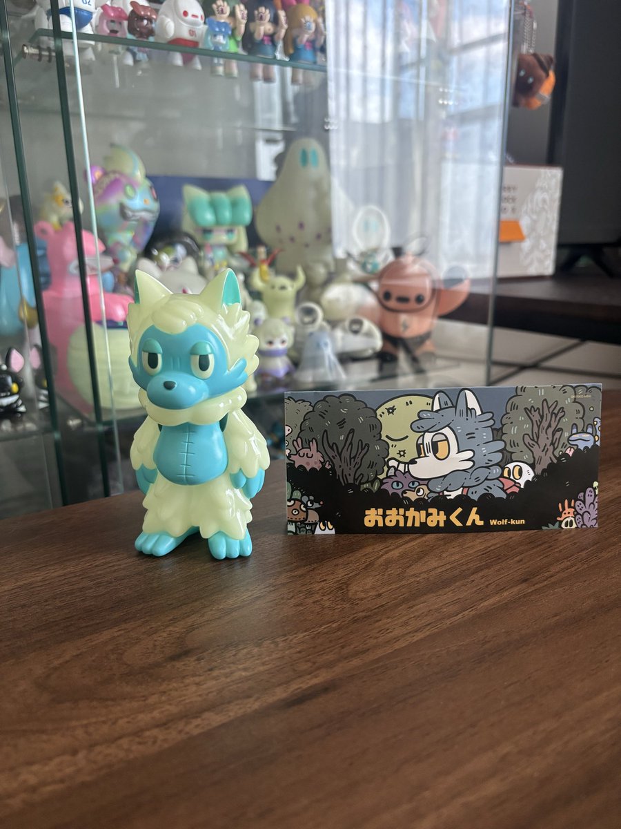 念願のおおかみくん蓄光😭 ソフビを集めだして蓄光好きになった