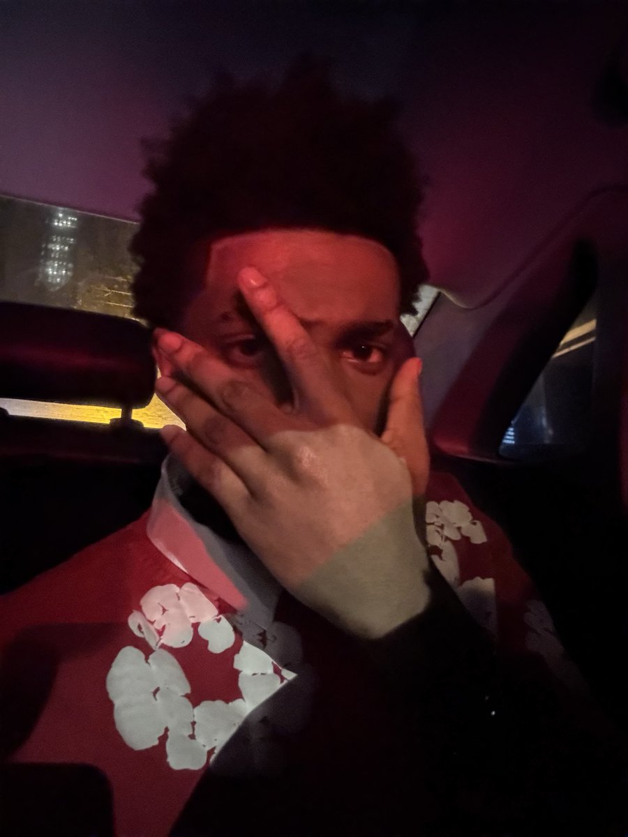 sakchaserlilty's tweet photo. da cash was always my valentine ❤️ https://t.co/IcPqVctCWd