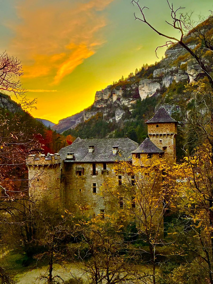 luckasdelille59's tweet image. Salut les lève tôt et les couche tard 🙋‍♂️
Bonjour et bon mardi ensoleillé ou sous la, un peu ras le bol de la pluie 🌧🌞🌞🌞🌞Espérons un peu de soleil pour réchauffer nos coeurs 💔
#Tarn #Lozère #France 🇫🇷🇫🇷