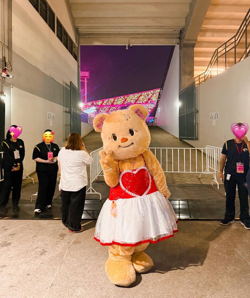 แล้ว Red Velvet x Butterbear when ka??!?!! มาไทยรอบนี้พี่เค้กมีถ่ายต๊อกๆชาเล้นกับน้องเนยไว้มั้ยน้า🥺