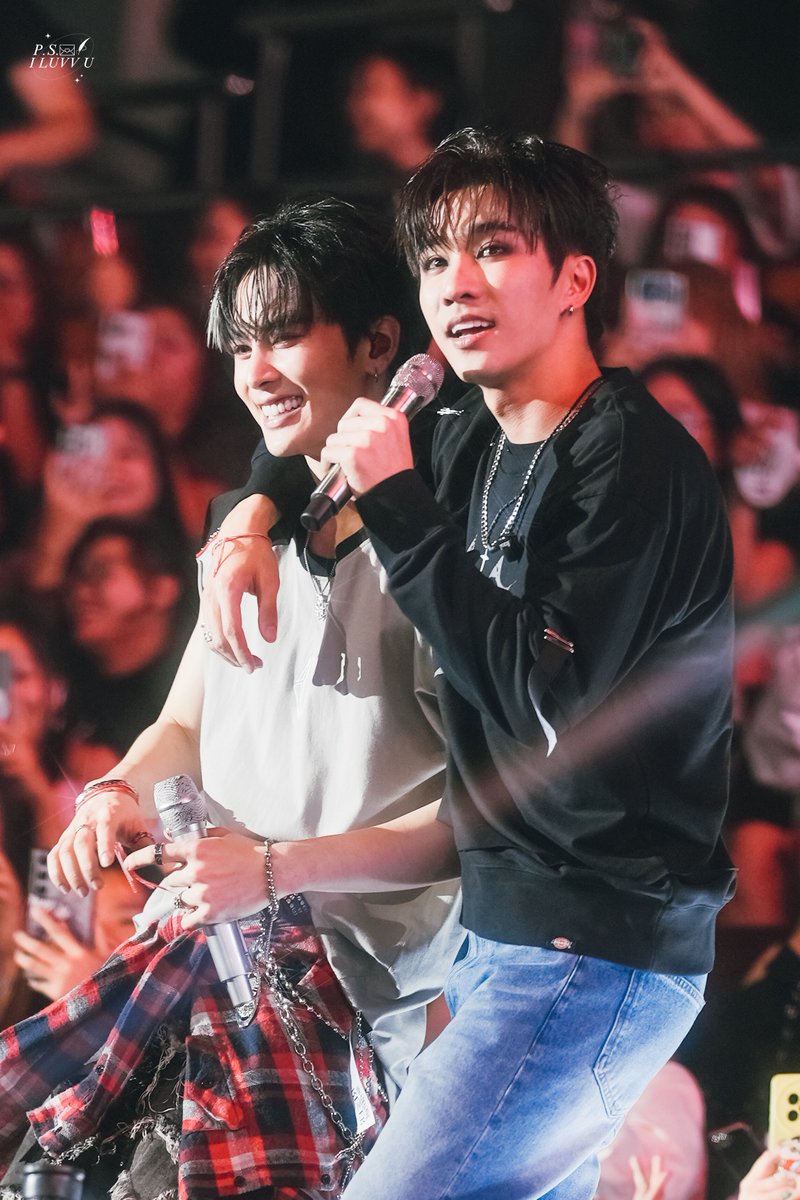 psiluvvu's tweet image. 150226: 

เซตสุดท้ายของรูปนี้ ภูมิใจในทั้งสองคนมากๆ♥️✨

PERTH NO RULES  
JASPER FINAL COMBUSTION

#RISERCONSERTD3
#PerthSanta #เพิร์ธแซนต้า 
@perthppe @Ppsanta