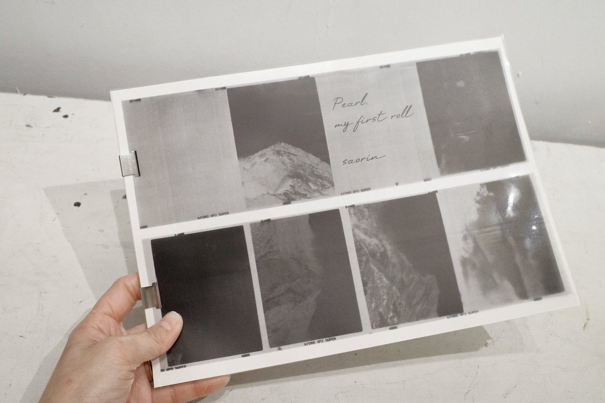 蛇腹Pearlのファーストロールの写真をまとめたzineがオンラインで売れ