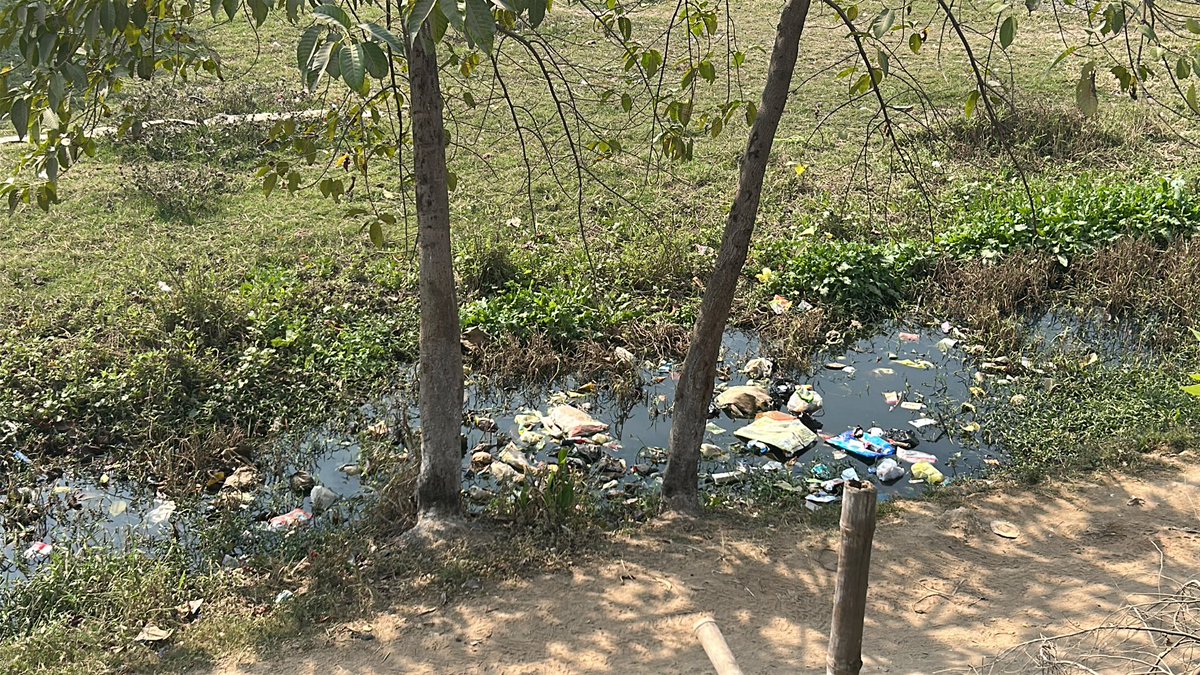 Saurav_pirate's tweet image. A simple request for basic civic sense, ignored.
@Mission_swachta @NitishKumar 

#CivicIssues #patna #GarbageProblem #Waterlogging #Accountability #PublicHealth