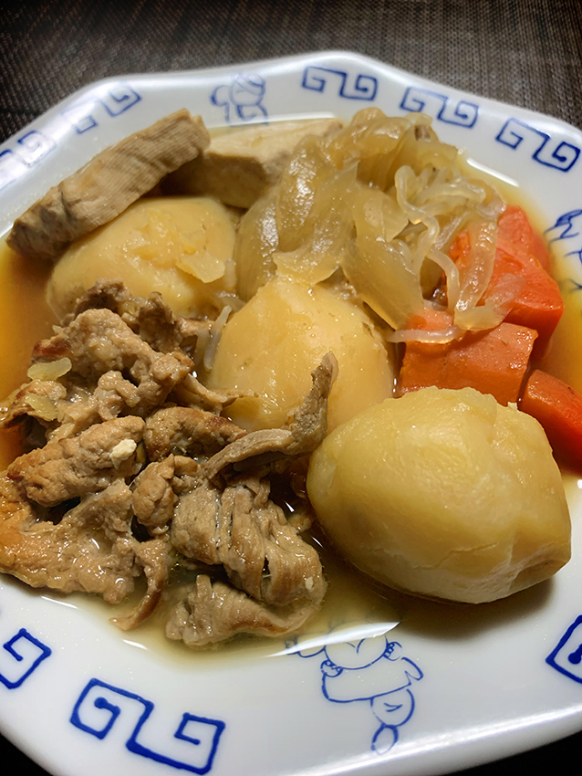 pecobro's tweet image. 時が止まったのか？
安らかだ

子供が小さな時は
目が離せず忙しかった

見境なく
心配の種を
まき散らす子供

そんな子供も大きくなり
僕の手を離れた

やるべきことはない
少し淋しくもある

なんて

感傷に浸るなんて
とんでもない

心配の種を
依然僕にまき散らす子供

もう春だから？

昨日はカニ