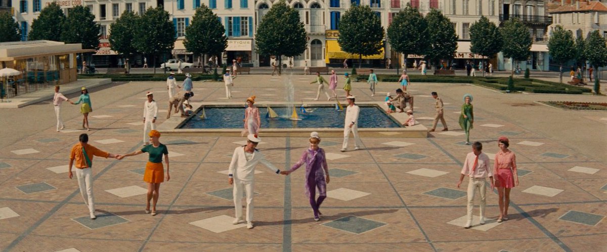 godard me empodera tweet media