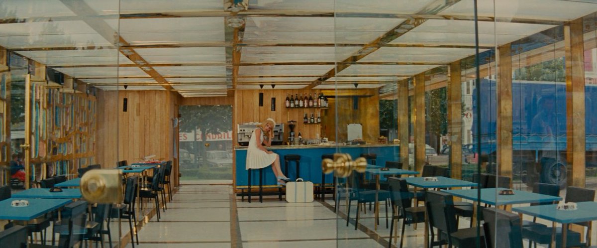 godard me empodera tweet media