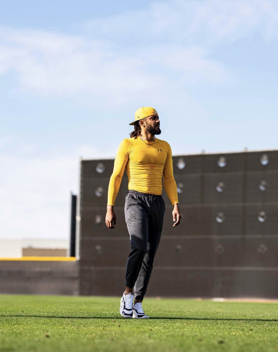 Lineup y pitcheo de Los #Padres al momento
RF Tatis
CF Merrill
LF Laureano
3B Machado
SS Bogaerts
1B Sheets / Andujar
DH Castellanos
2B Cronenworth
C Fermin

Michael King
Nick Pivetta
Joe Musgrove
Walker Buehler
German Marquez

CP Mason Miller
Adrian Morejon (L)
Pocho Estrada