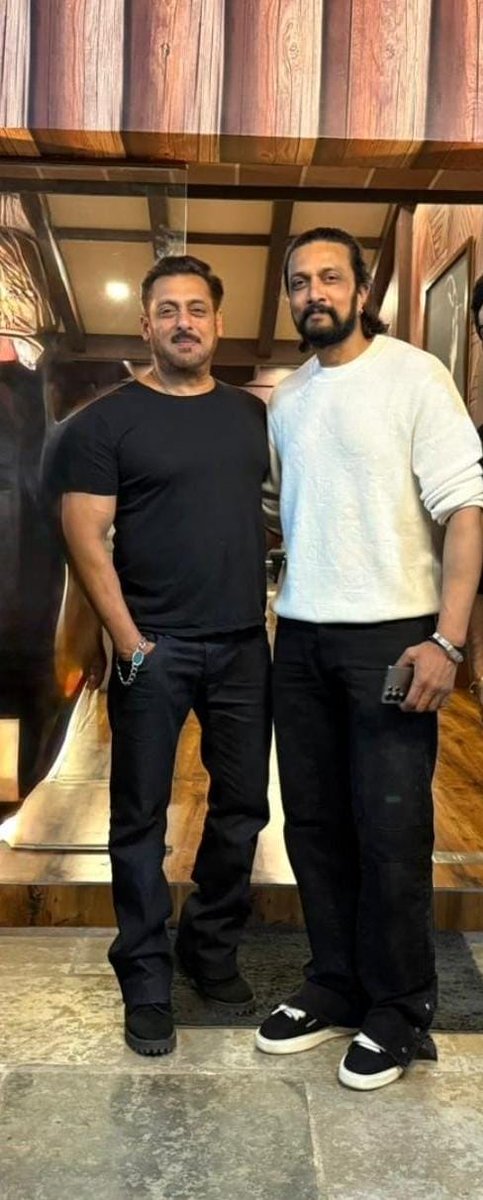 Baadshah with salman bhai🔥🖤🫶🏻

<a href="/KicchaSudeep/">Kichcha Sudeepa</a> #KicchaSudeep𓃵 #Kiccha48 #BRBFirstBlood #SalmanKhan