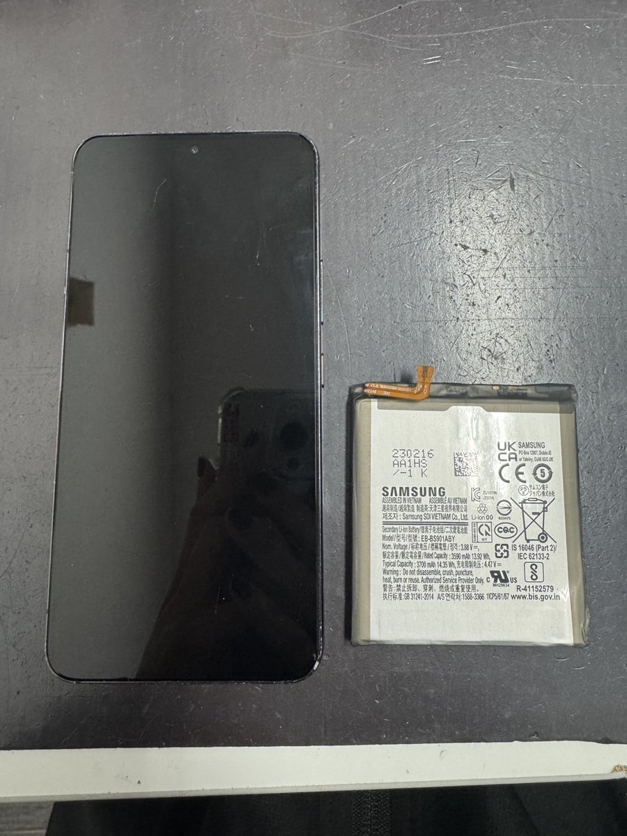 smartcool_1122's tweet photo. Galaxy S22 のバッテリー交換を実施しました。 https://t.co/Q7k6ePNglJ https://t.co/4i5blQ4DCT