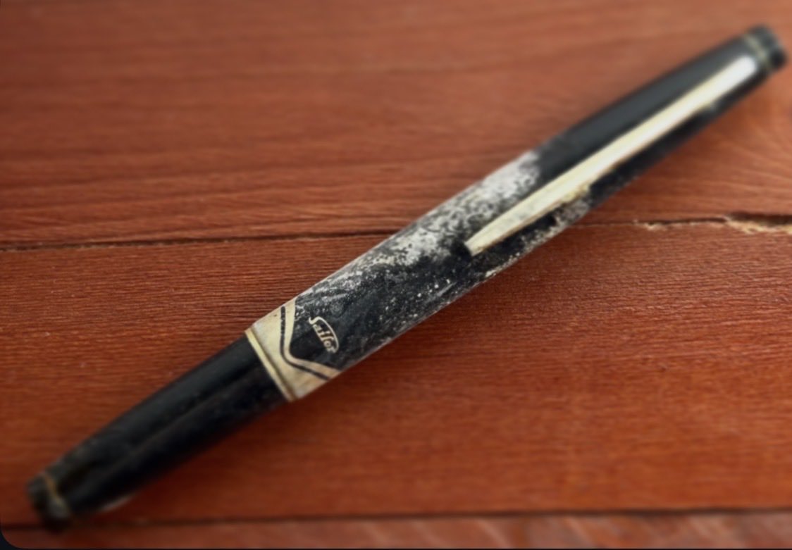 捨てるしかないくらいボロぼろの万年筆が出てきたけど、ペン先18金だった…