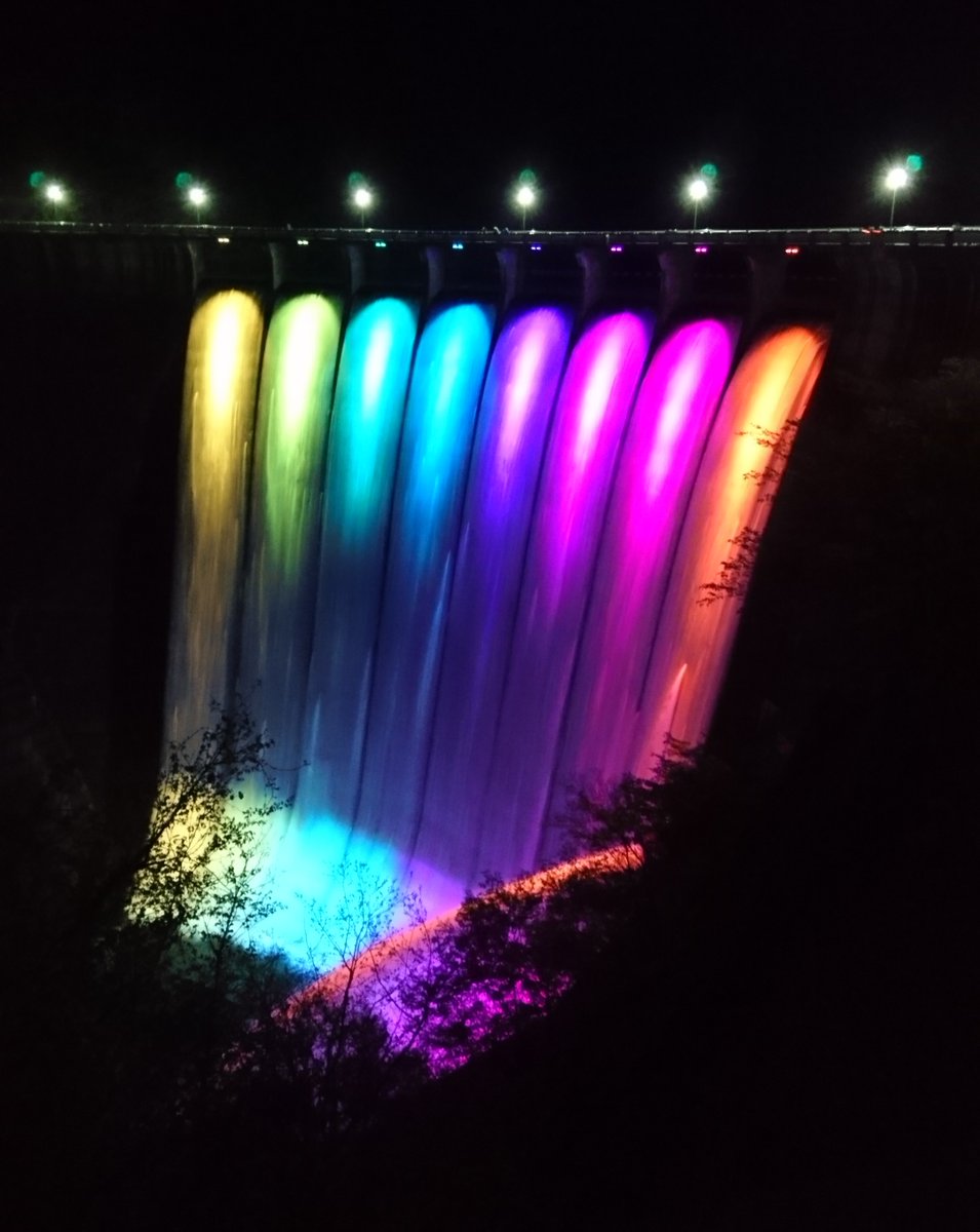 #鳴子ダム レインボーすだれ放流ライトアップ開催！
2026年4月26日(日)～28日(火)
見学はバスツアー参加者限定となりますので、事前にお申込み下さい！#鳴子温泉郷 #すだれ放流
【バスツアー申込先】
みやぎ大崎観光公社 miyagi-osaki.com