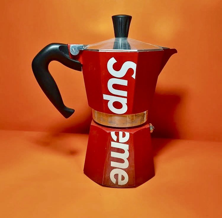 Buongiorno e buon martedì my friends, con la Moka Supreme!!
Accomodatevi… ☕️