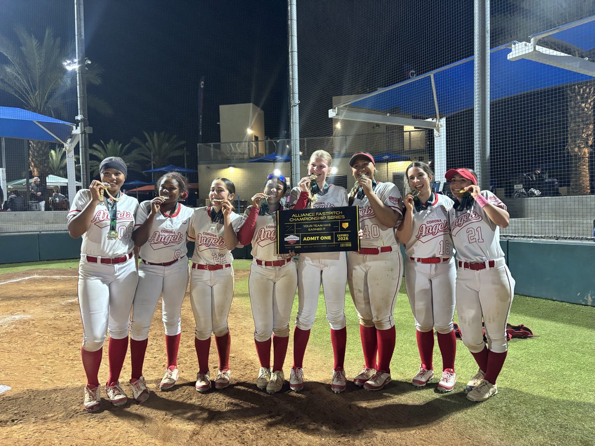 AvaDangott_16's tweet image. TCS President’s Day Showdown 14U Champs!!  #CAallday #CoronaAngels @triplecrownspts