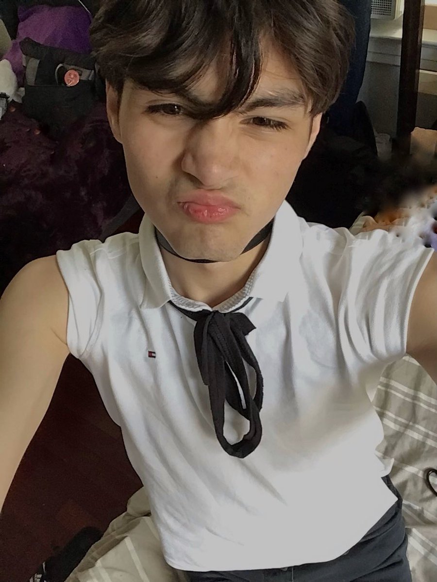 I kinda look like Reze :3
