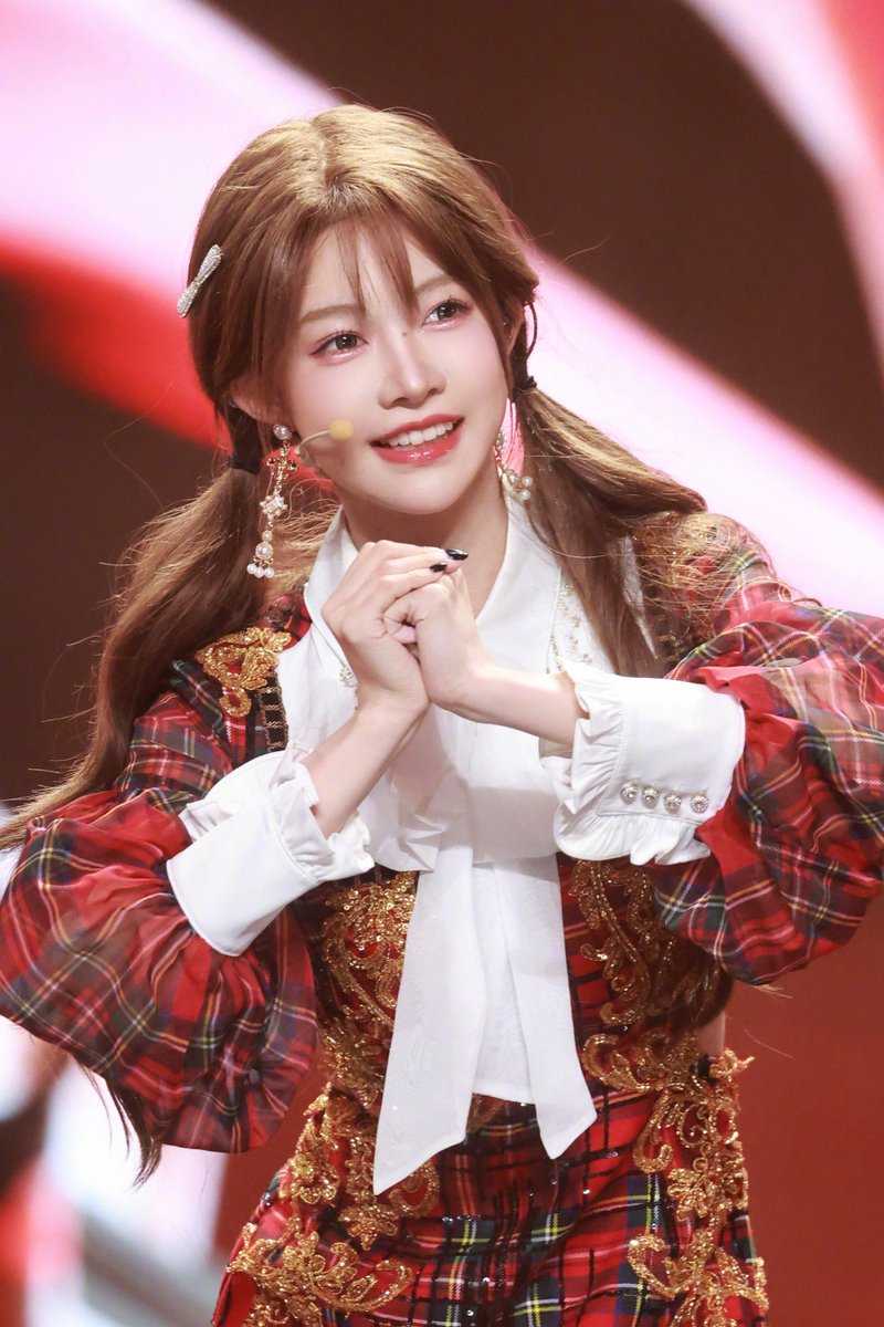 snh48_today's tweet photo. Don't miss #SNH48 on DragonTV and also on HubeiTV for their respective Spring Festival Galas tonight (February 17th, 2026)

Also on air tonight will be #CGT48 on the SichuanTV Migrant Worker's Spring Festival Gala https://t.co/Bq3XIaejp4