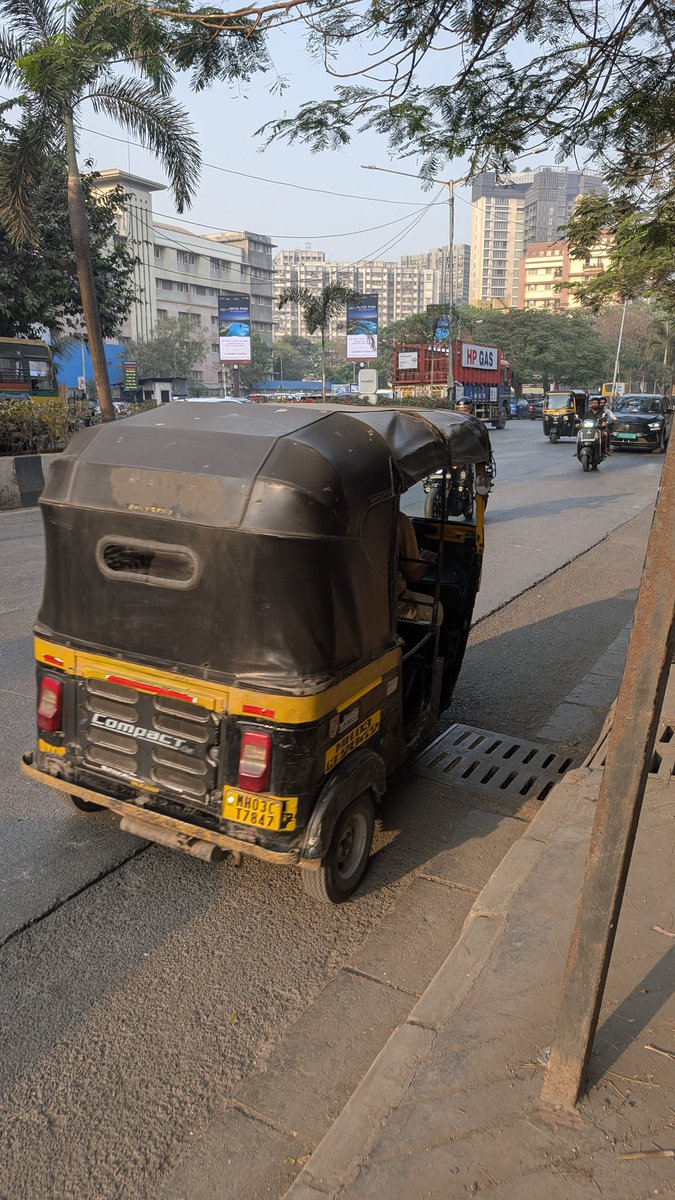 flying_reddevil's tweet photo. @MTPHereToHelp This is next to asian heart hospital. The road that leads from Kalina to BKC. Vehicles drive on the wrong side. I was almost hit twice while dropping my son to school. Had even complained to BKC police station. Nothing happens https://t.co/WJ9YlJqr13