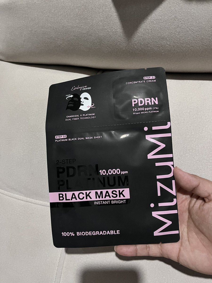 hbker07's tweet image. กุให้เลย มาสก์ PDRN ของ mizumi อันนี้อึ้งจริงๆ ปกติจะเป็นคนมาสก์หน้าทุกวันเลย เน้นความชุ่มชื้น แต่ช่วงนี้ยุ่งเหนื่อยอะ ก็คือลองใช้ตัวนี้แหละ เมื่อคืนก่อน แล้วเมื่อวานก็ตื่นมาตกใจ ผิวมันอิ่มแบบ ฟูมากๆๆๆ รูขุมขนคือแน่น คือเนียนกริบเลย ก็แต่งหน้าออกไปข้างนอกปกติ