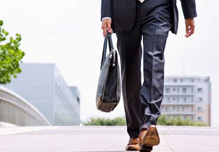 BrMutebi's tweet image. After more than a year, today I resumed my good #habit of walking to work. My office is located about 2km away from my home. It's refreshingly healthy to walk in the morning and in the evening.
#HealthyOfficeWork #SaveEnvironment #UgandanConsultant
Photo: Internet