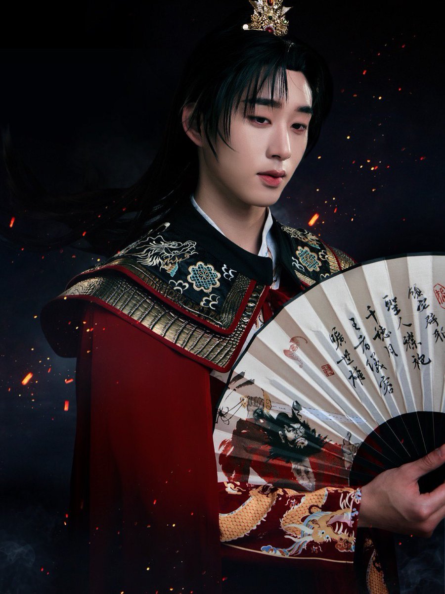 EST SUPHA SANGAWORAWOMG 🔥

WHAT IS THIS?!?! I LOVE THIS CONCEPT IT SUITS HIM SO MUCH. EST WITH LONG HAIR 🫣😳😳😳

#est_rvp