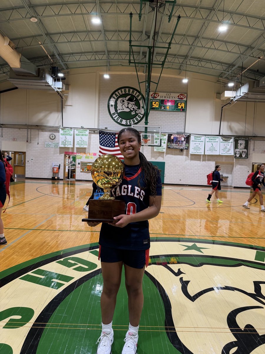 AniKa Faye tweet media