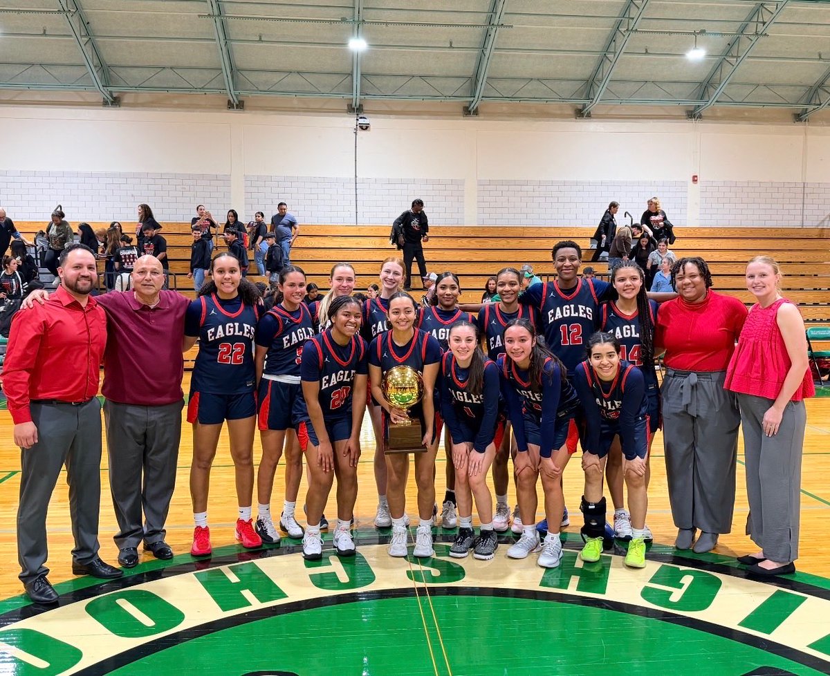 AniKa Faye tweet media