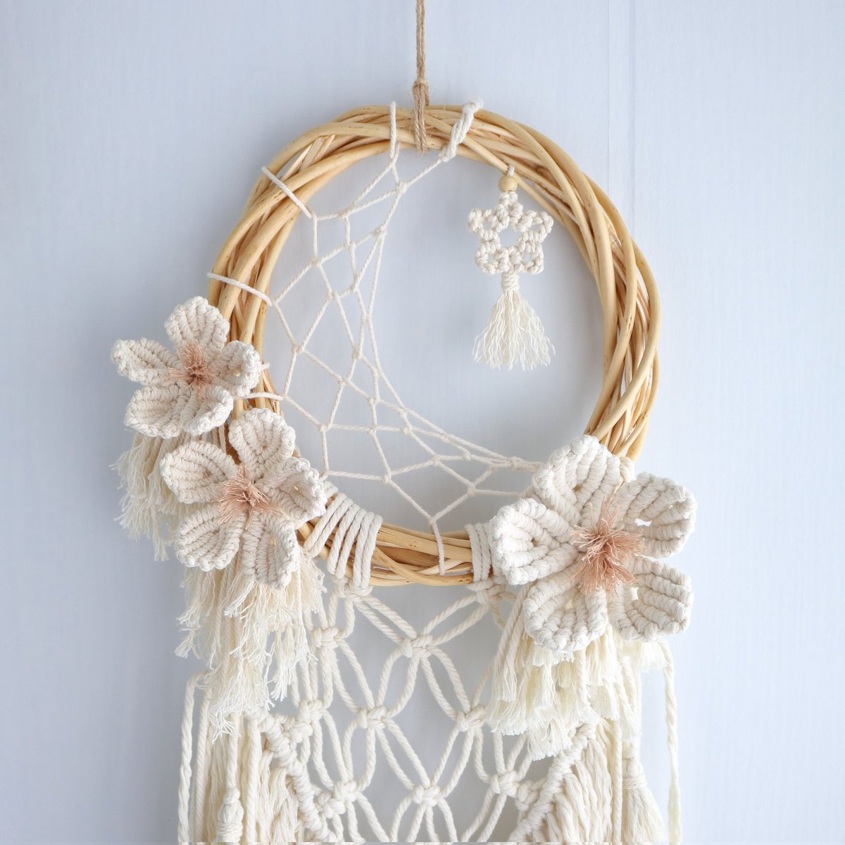 🌸春らしい✨️ 🌛三日月のマクラメタペストリー🕸️ お迎えいただき