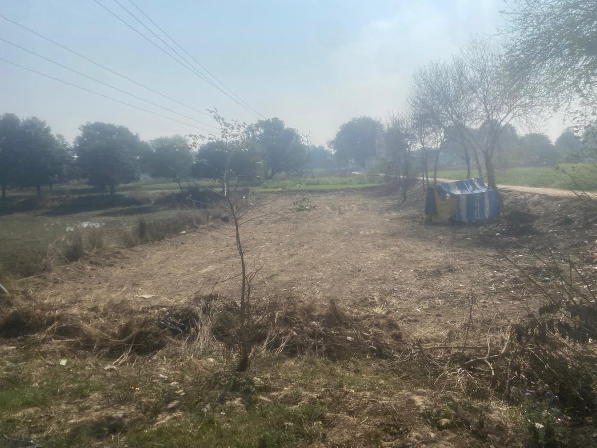 NEWSNOWINDIA0's tweet photo. #AMETHI हल्का लेखपाल की मिलीभगत से दबंग भूमाफिया कर रहे तालाब की ज़मीन पे कब्ज़ा मामला कमरौली थाना क्षेत्र के कठौरा ग्राम पंचायत के गाटा संख्या 1653 का
@DmAmethi @CMOfficeUP @UPGovt @CMHelpline1076 @PMOIndia https://t.co/V5lPduN9c4