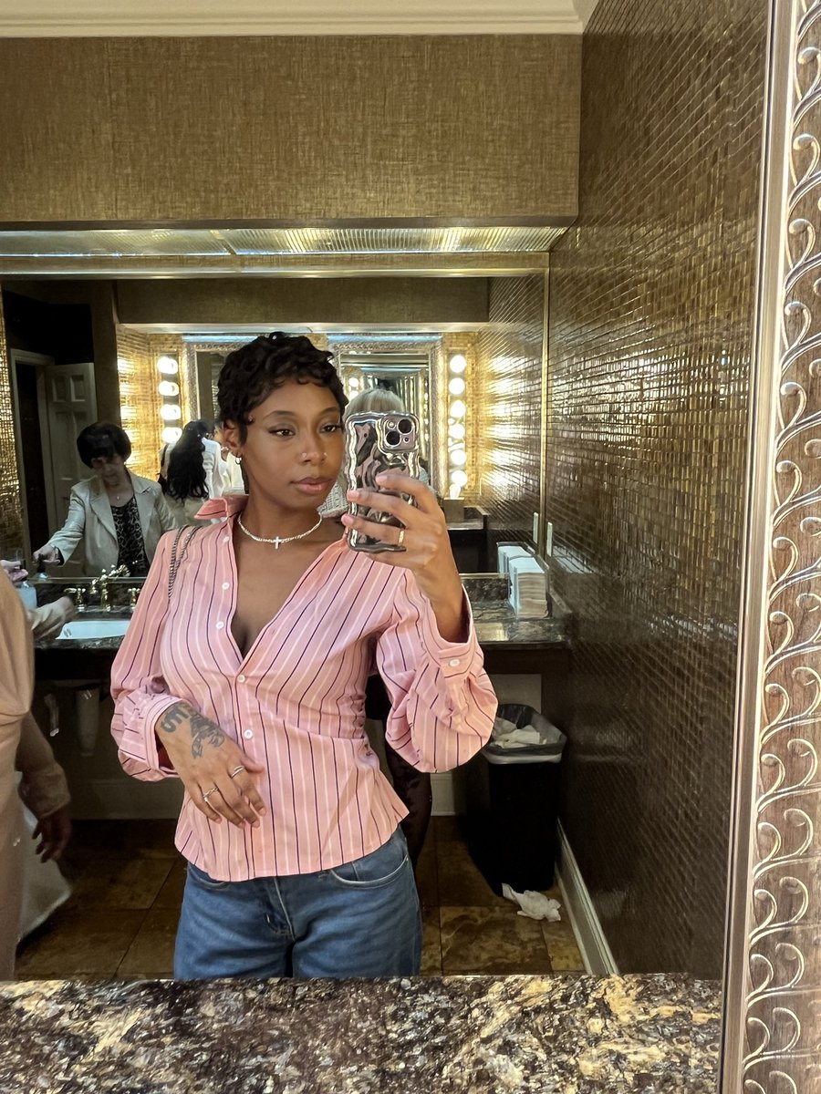 JadaMcCauley_'s tweet photo. From me to you 💋 https://t.co/3XVGNYDQGc