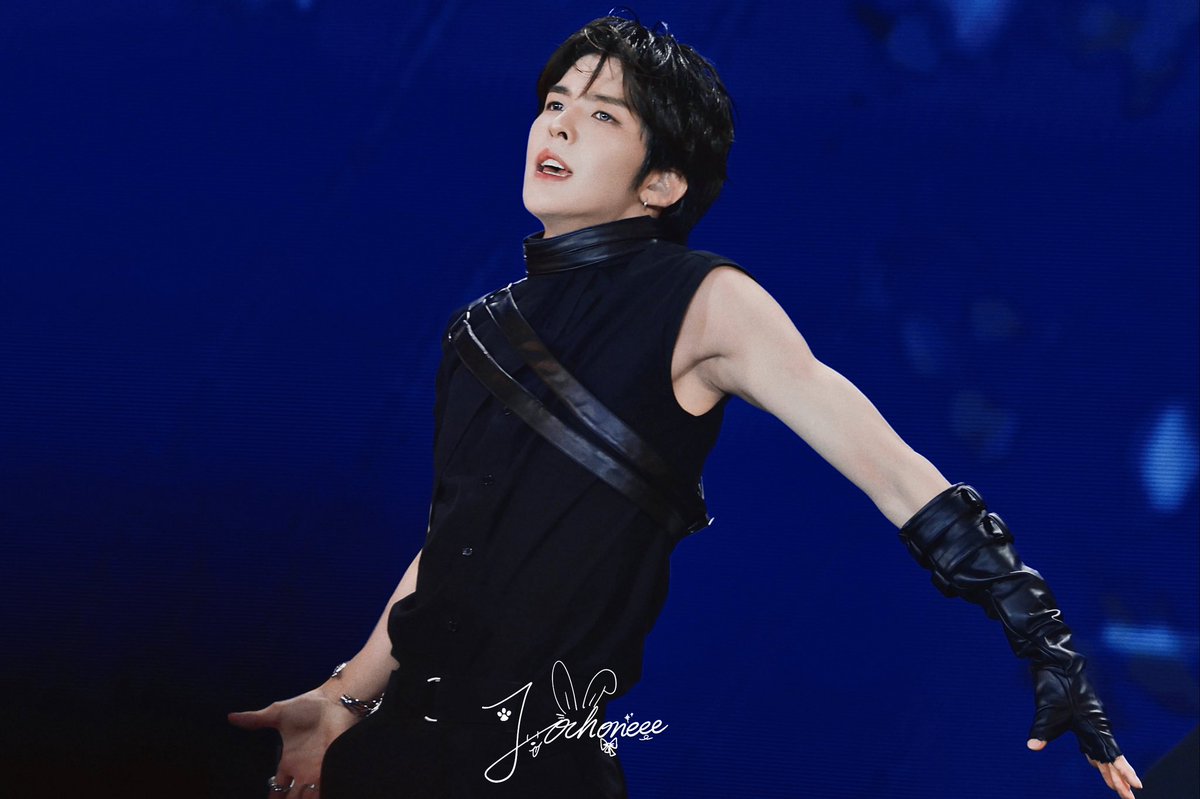 J.ochoneee tweet media