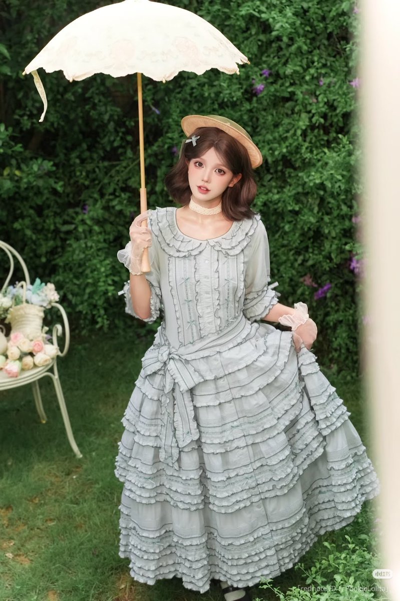 19日まで 透き通るような夏の風が感じられる、ロマンティックなドレス