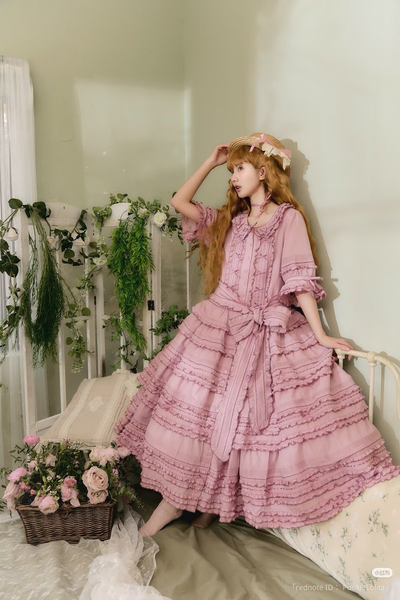 19日まで 透き通るような夏の風が感じられる、ロマンティックなドレス