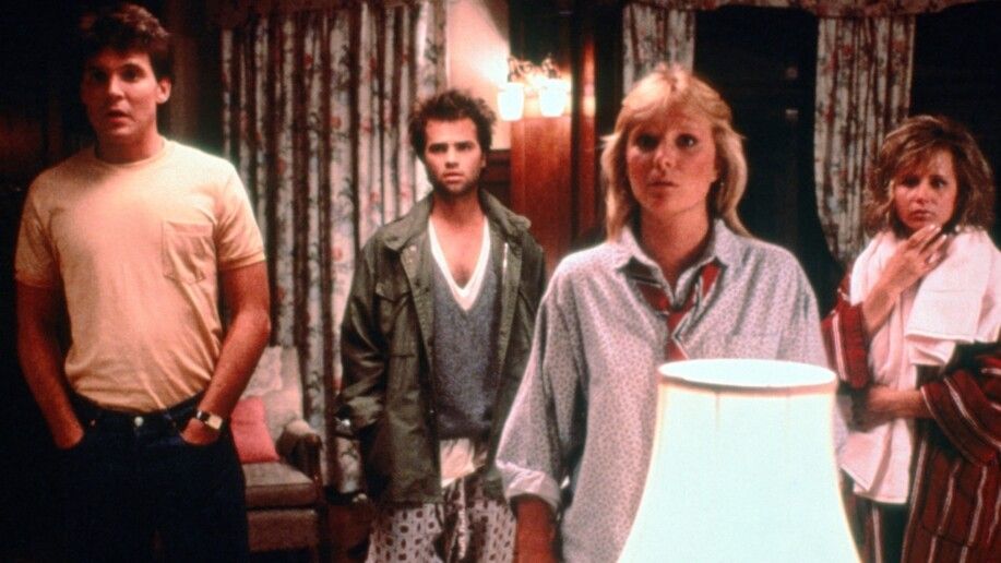 Week-end de terreur déploie un huis-clos oppressant et maîtrisé. De la maison farceuse aux meurtres en rafale, qui en réchappera vivant ?... 
linfotoutcourt.com/sortie-dvd-blu…