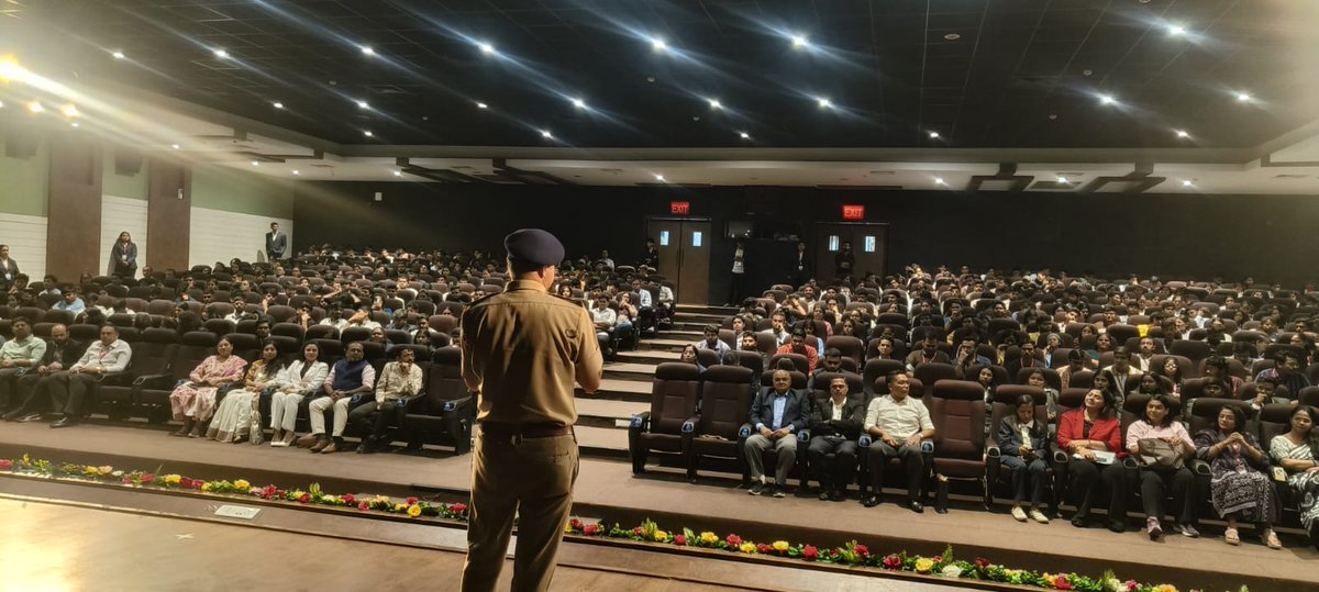 Cyber Crime Police Station-Vadodara Range tweet media