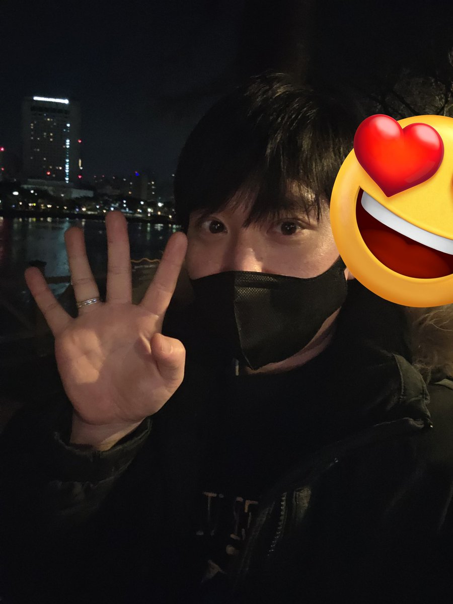 moon_A97's tweet photo. 석촌호수 데이트 겸 300일 반지❤️ https://t.co/AH8HpGUt9d