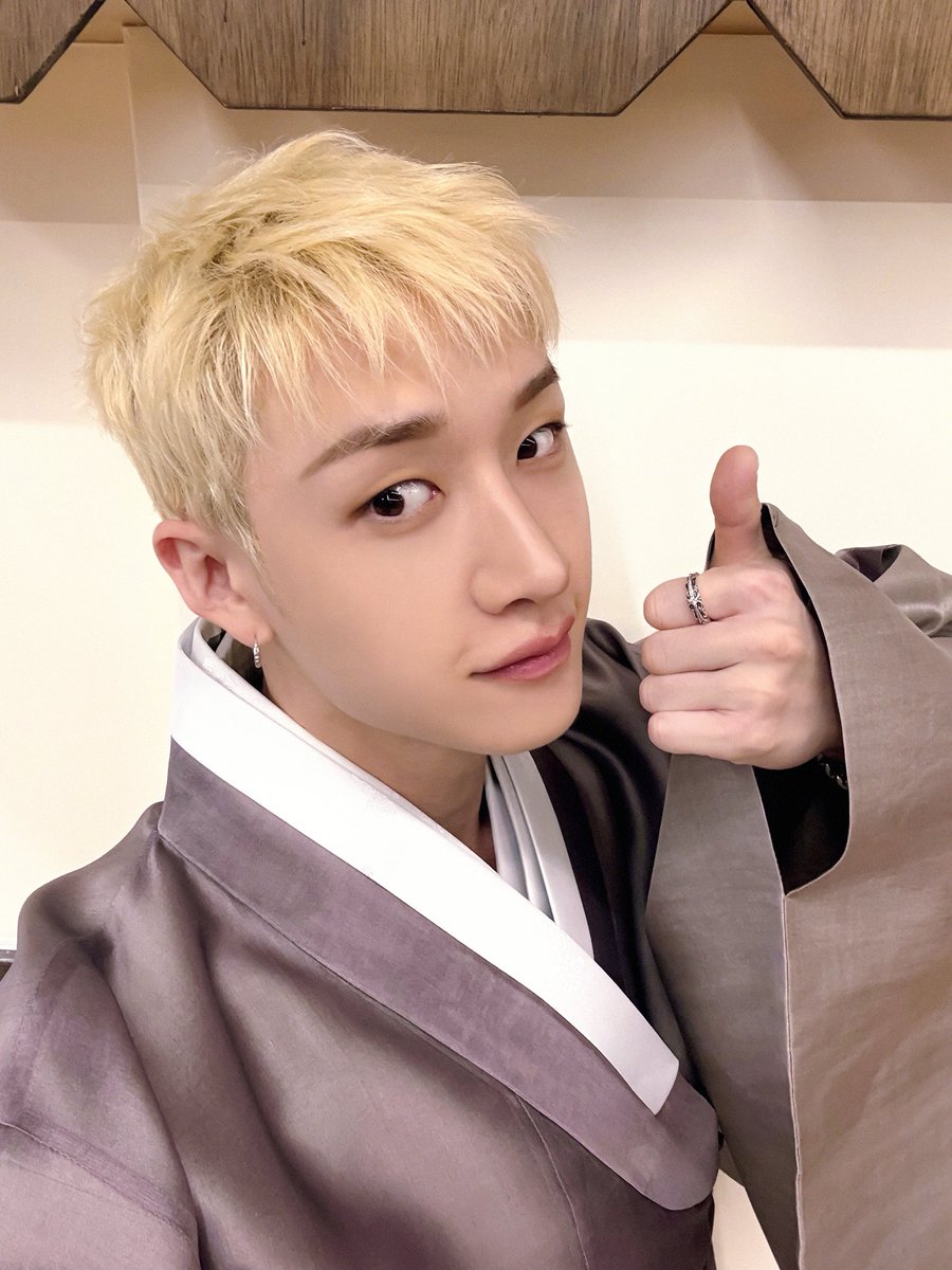 Stray_Kids's tweet image. 해피 설날🥰

#방찬 #BangChan
#리노 #LeeKnow
#창빈 #Changbin
#현진 #Hyunjin

#StrayKids #스트레이키즈
#YouMakeStrayKidsStay