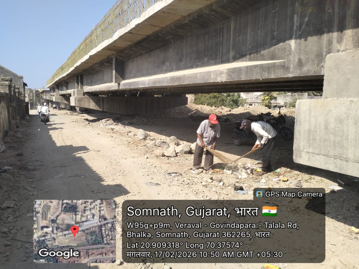 hirapara_b's tweet photo. આજ રોજ તા.૧૬/૦૨/૨૦૨૬ ના રોજ વેરાવળ પાટણ સંયુક્ત નગરપાલિકા દ્વારા સ્વચ્છ ભારત મિશન દ્વારા મળેલ સૂચના અનુસાર થીમેટીક સફાઈ પ્રવૃતિ અંતર્ગત આજ રોજ શહેરી વિસ્તાર માં આવેલ સ્લમ એરિયાની સફાઈ કરવામાં આવેલ.
@sbmugujarat
@rcm_bhavnagar
@mohua__india
@sbm_urban
#UDY2025 https://t.co/3j4fecUwQH
