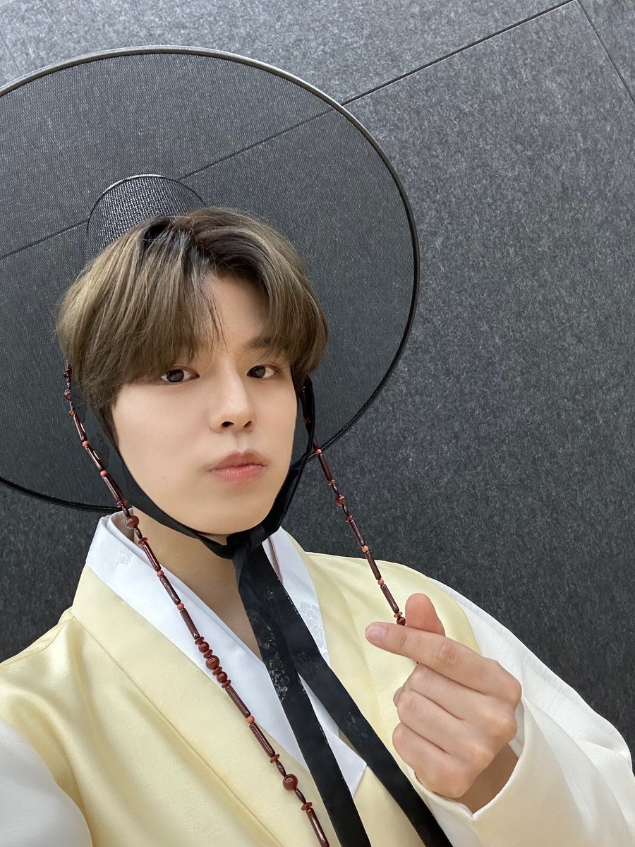 파도 tweet media