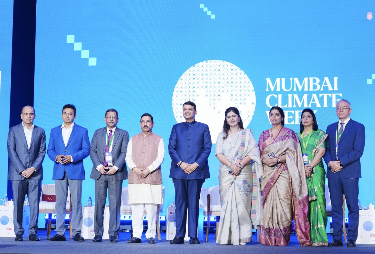 CMOMaharashtra's tweet photo. 🔸 Inauguration of 'Mumbai Climate Week' at the hands of CM Devendra Fadnavis and in the presence of Union Minister Pralhad Joshi.
Minister Pankaja Munde, Mayor of Mumbai Ritu Tawde, Founder and CEO of Project Mumbai Shishir Joshi and other dignitaries were present. 

🔸 मुख्यमंत्री देवेंद्र फडणवीस यांच्या हस्ते आणि केंद्रीय मंत्री प्रल्हाद जोशी यांच्या प्रमुख उपस्थितीत 'मुंबई क्लायमेट वीक'चे उदघाटन.
यावेळी मंत्री पंकजा मुंडे, मुंबईच्या महापौर रितू तावडे, प्रोजेक्ट मुंबईचे संस्थापक व मुख्य कार्यकारी अधिकारी शिशिर जोशी व इतर मान्यवर उपस्थित होते.

🔸 मुख्यमंत्री देवेंद्र फडणवीस इनके करकमलों से एवं केंद्रीय मंत्री प्रल्हाद जोशी इनकी प्रमुख उपस्थिति में 'मुंबई क्लाइमेट वीक' का उदघाटन। 
इस अवसर पर मंत्री पंकजा मुंडे, मुंबई की महापौर रितू तावडे, प्रोजेक्ट मुंबई के संस्थापक और मुख्य कार्यकारी अधिकारी शिशिर जोशी एवं अन्य मान्यवर उपस्थित थे।  

🕤 9.40am | 17-2-2026📍BKC, Mumbai | स. ९.४० वा. | १७-२-२०२६📍बीकेसी, मुंबई.

@Dev_Fadnavis @JoshiPralhad @Pankajamunde @TawdeRitu @Mumbai_Climate @projectmumbai1 @JoshiShishir 
#Maharashtra #DevendraFadnavis #MumbaiClimateWeek