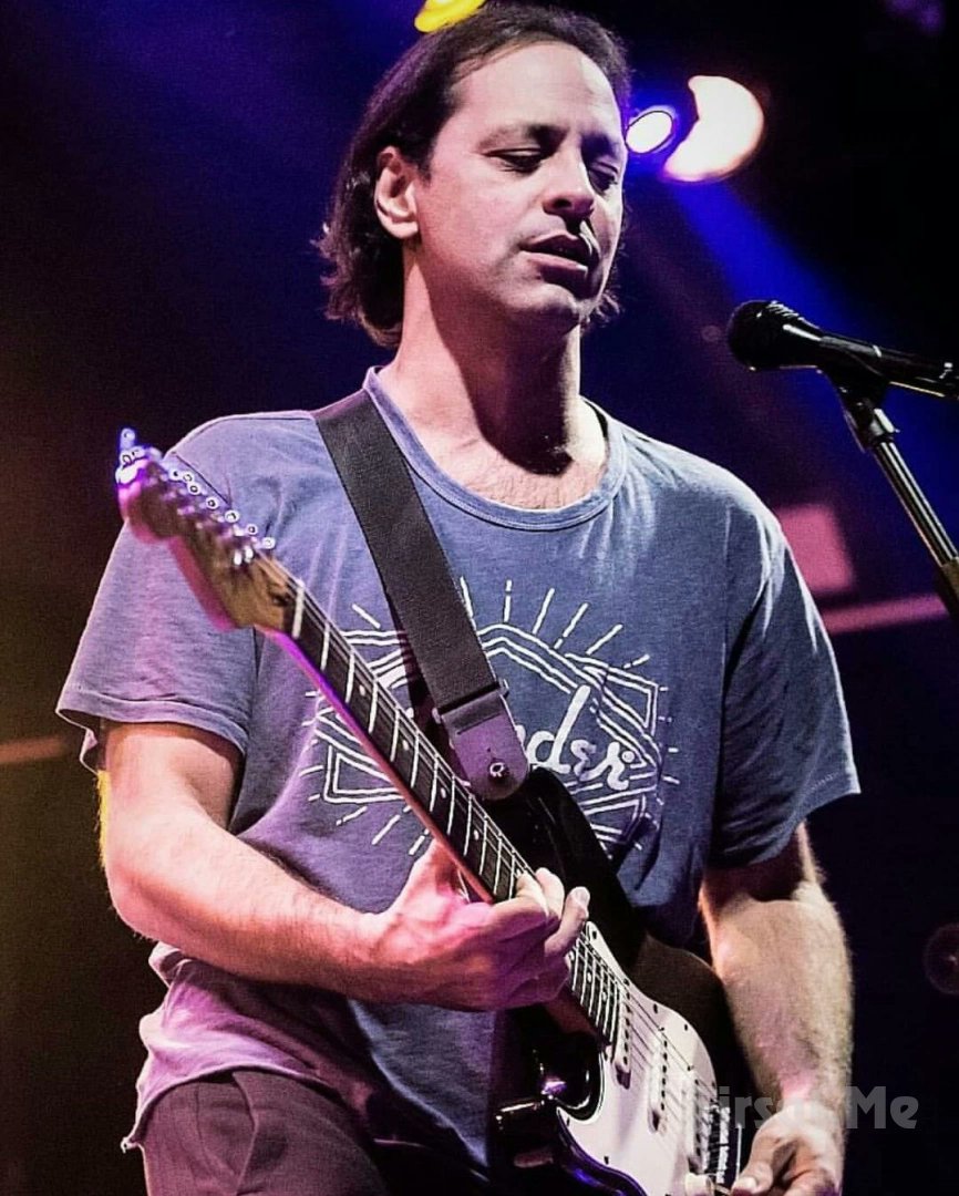 Ünlülere yönelik uyuşturucu operasyonu kapsamında  17 kişi gözaltına alındı. Gözaltına alınan ünlü isimler şöyle;

*Hakan Tunçelli 
*Sırrı Murat Dalkılıç 
*Rıza Kaan Tangöze
*Murat Cevahiroğlu 
*Barış Talay 
*Hakan Kakız
*Kemal Doğulu
*Murat Öztürk 
*Murathan Kurt 
*Nailcan Kurt