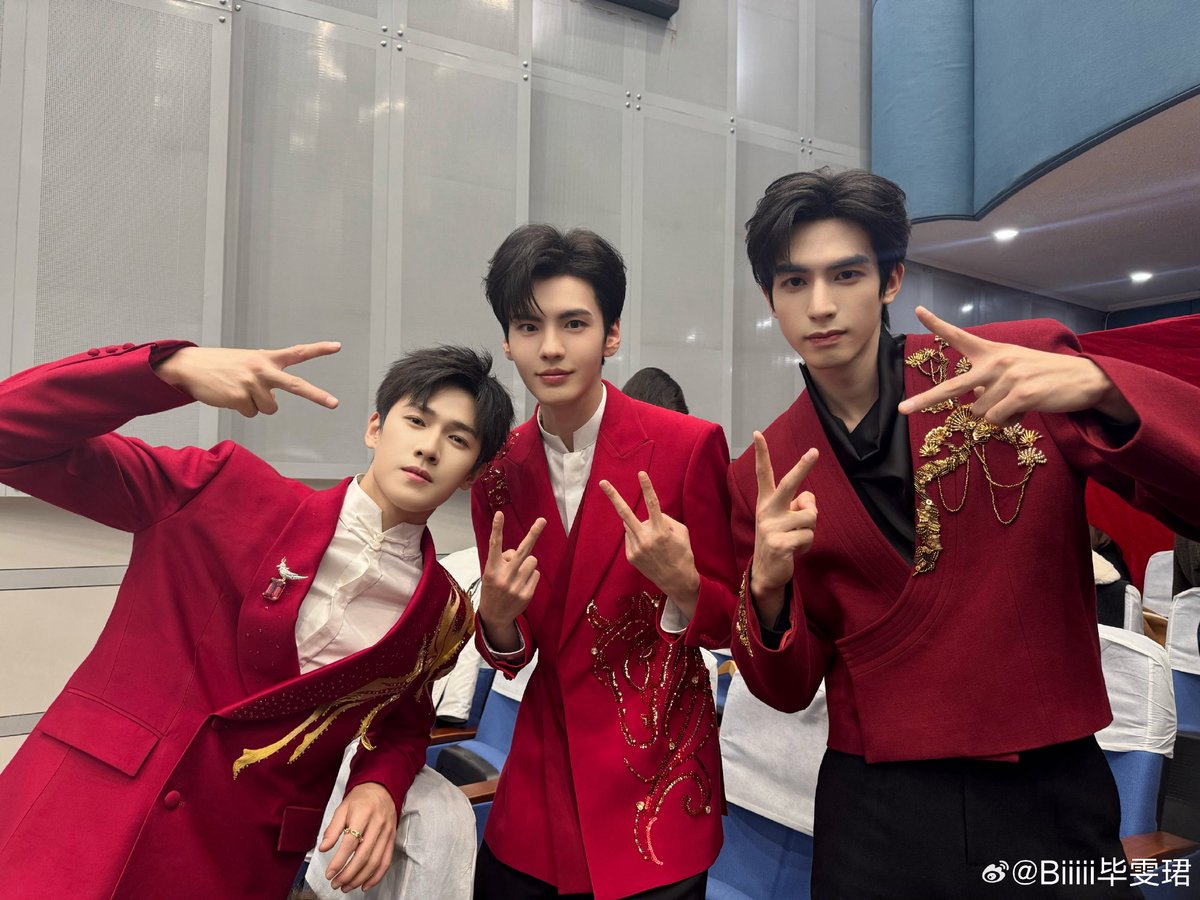 เฟรมหนุ่มหล่อ 🫠🫠🫠