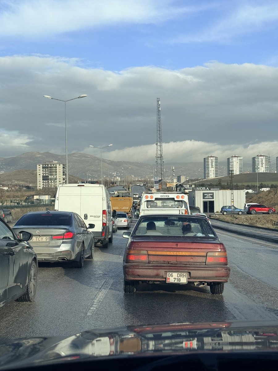 Her sabah bu işkenceyi bu insanlara hak mı görüyorsun. Saat kaç oldu halen bu şekilde <a href="/mansuryavas06/">Mansur Yavaş</a>  asfalt atmak mı zor astar mı yok sana bilgi veren mi yok