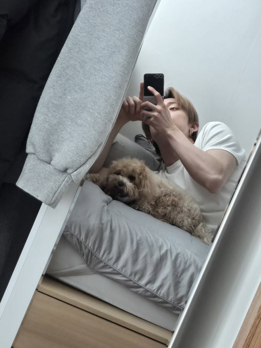 archivezzn's tweet image. [260217] weverse dm #YEONJUN #연준

💌 티티는 가고 피넛이랑 누워있는중
💌 귀요미 간식 먹어 ㅋㅋㅋ