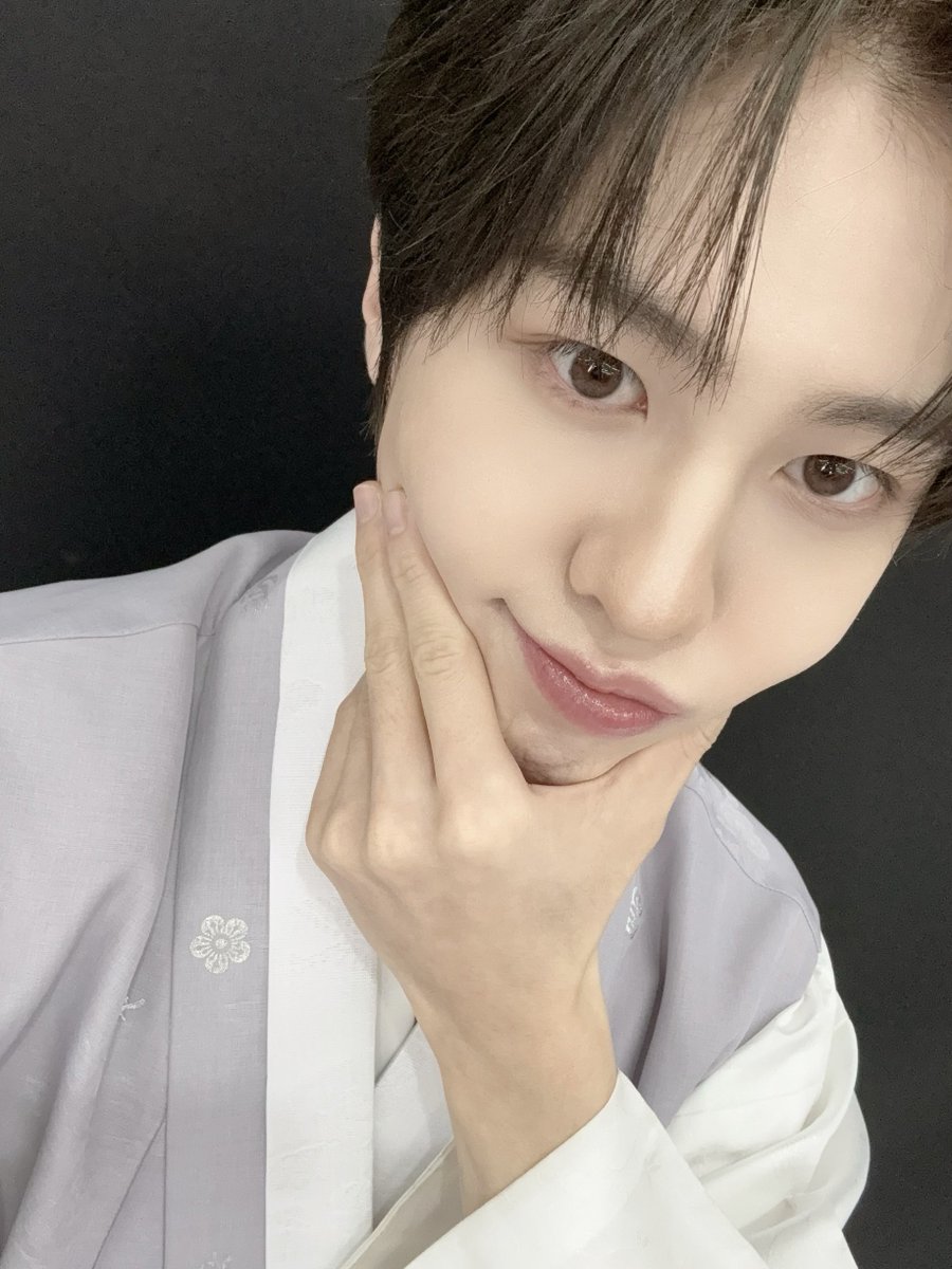 사랑하는 우리 제니스 새해 복 많이 받아!!🙇‍♂️

#EPEX #이펙스 #AYDEN #에이든